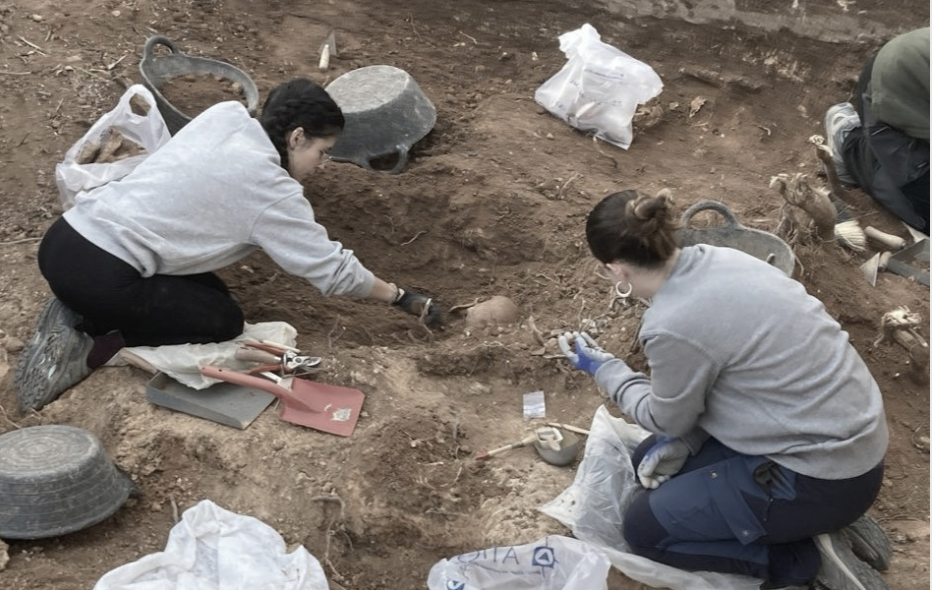Excavació osteoarqueològica